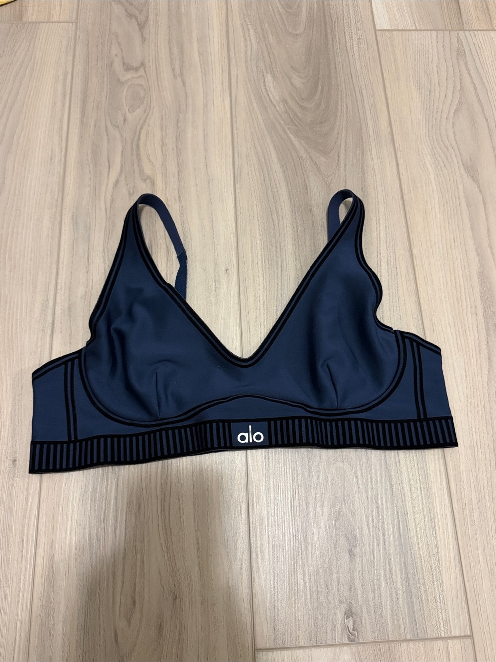 ALO Yoga Navy Airlift Sports Bra